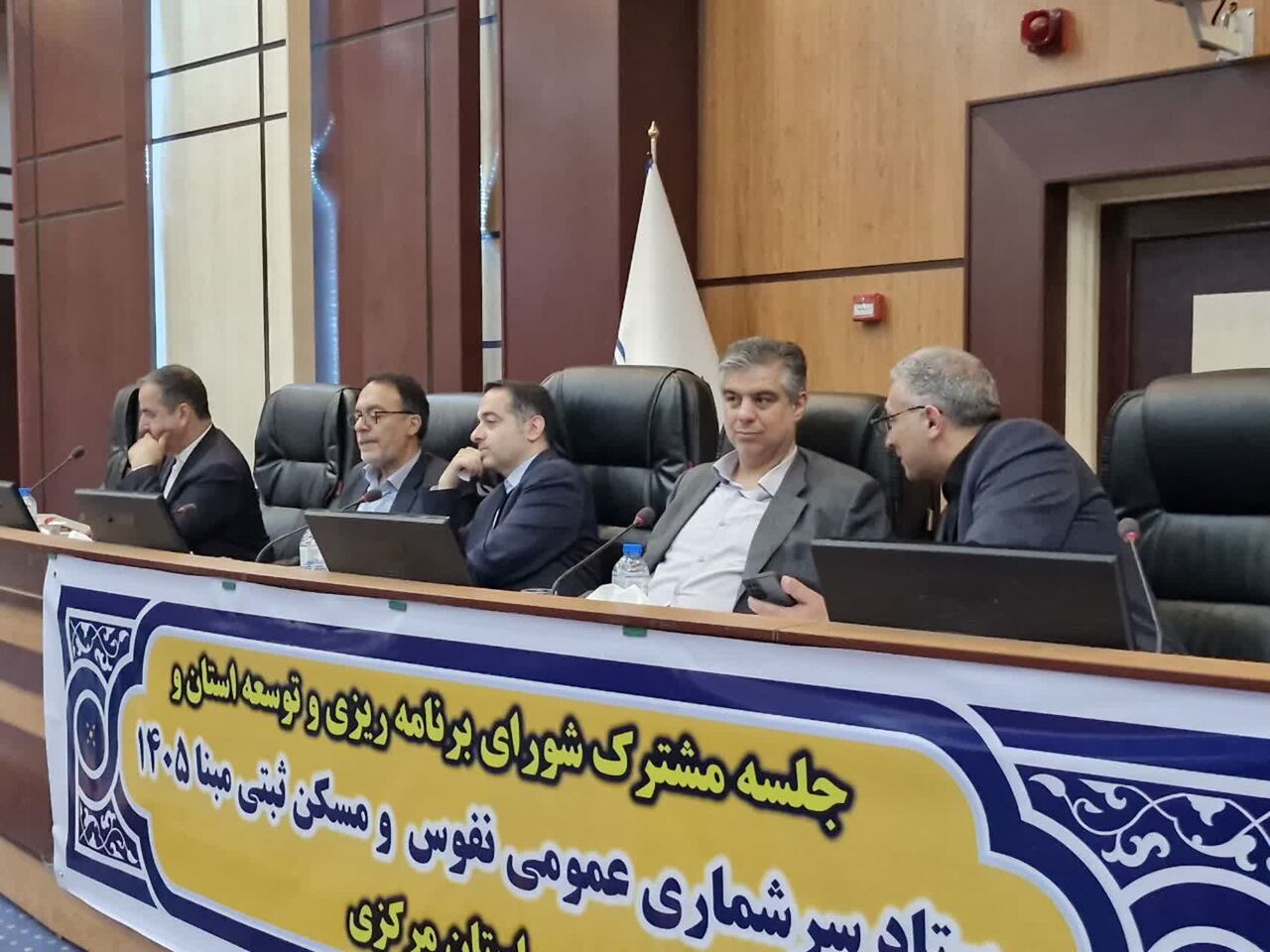 استاندار مرکزی بر تدوین برنامه علمی مدیریت کم‌آبی در استان تاکید کرد