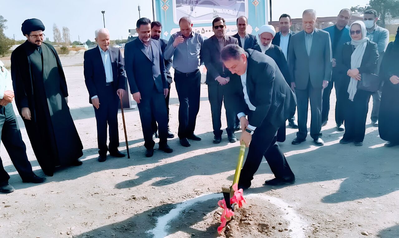 کلنگ احداث فرهنگ‌سرای گلپایگان بر زمین زده شد