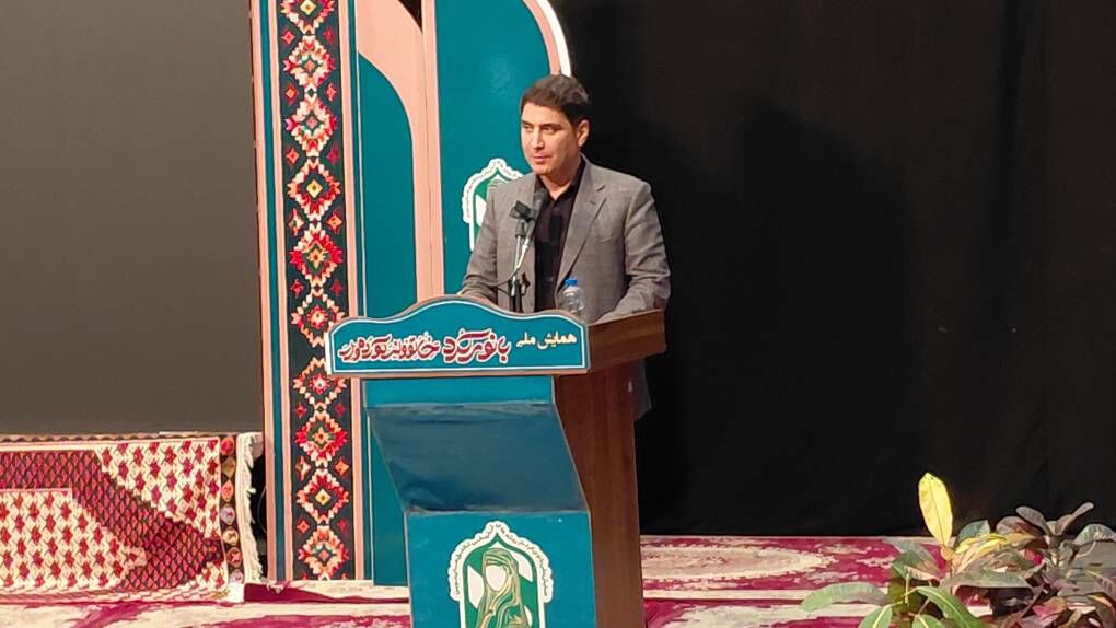 استاندار کردستان: زنان کُرد در طول تاریخ نقش‌آفرینی بی‌بدیلی داشته‌اند