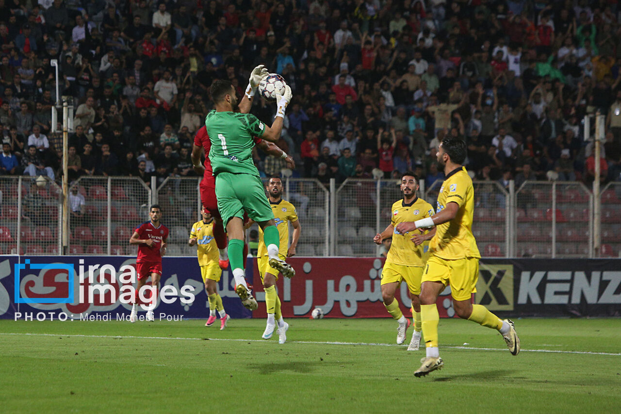 In photos: Nassaji Mazandaran face Fajr Sepasi Shiraz in Persian Gulf Pro League