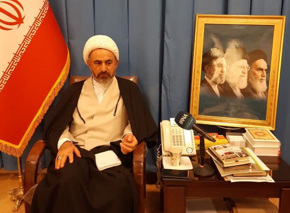امام جمعه ایلام: تاب‌آوری ملی نقشه‌ دشمنان را برهم‌ زد