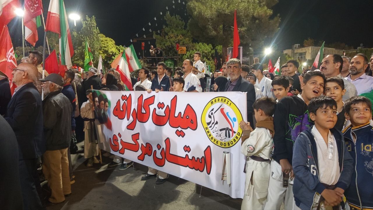 میدان شهدای اراک صحنه تجدید عهد ورزشکاران شد+فیلم