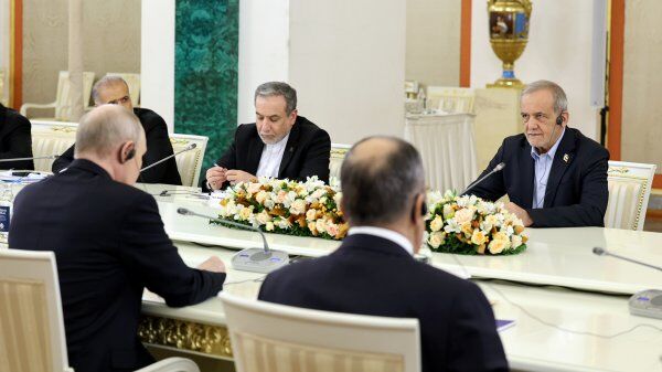 Iranian, Russian presidents pledge to expand bilateral ties, advance joint projects