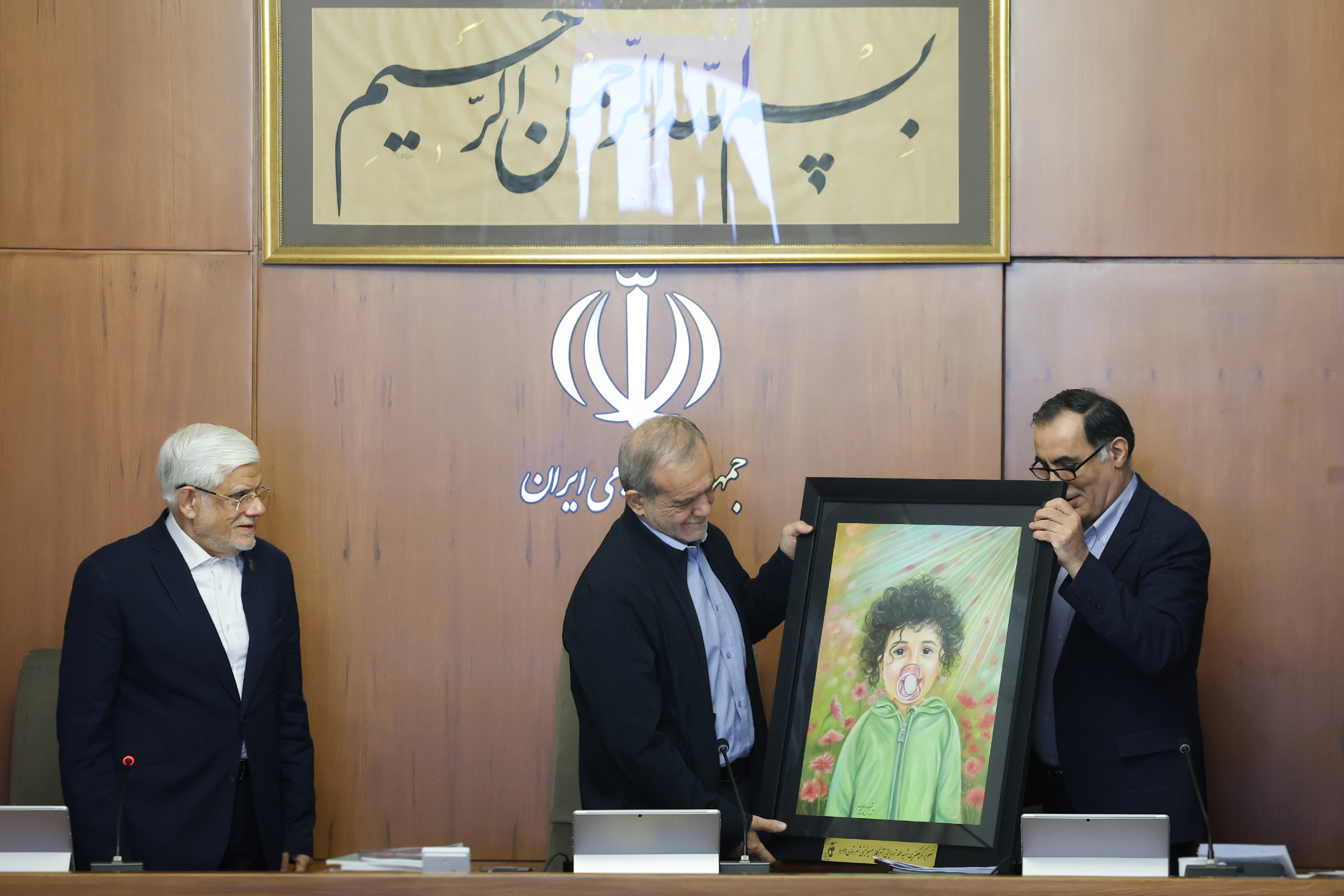 الرئيس بزشكيان: الحكومة تعمل على تجاوز ظروف "لا حرب ولا سلم"