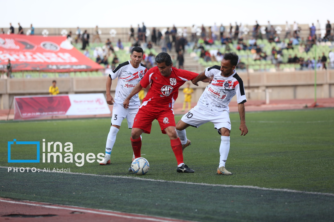 دیدار ستارگان دهه ۶۰ ایران با منتخب سیستان و بلوچستان