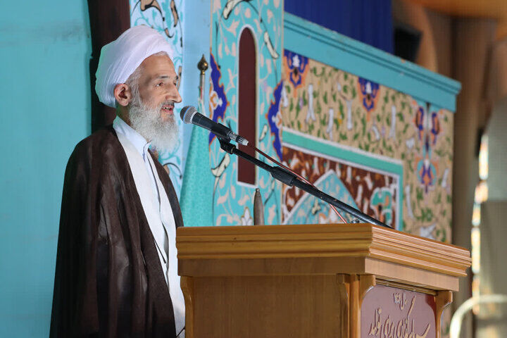 امام جمعه ساری: ملت ایران برابر تهدیدهای آمریکا با اقتدار ایستاده است
