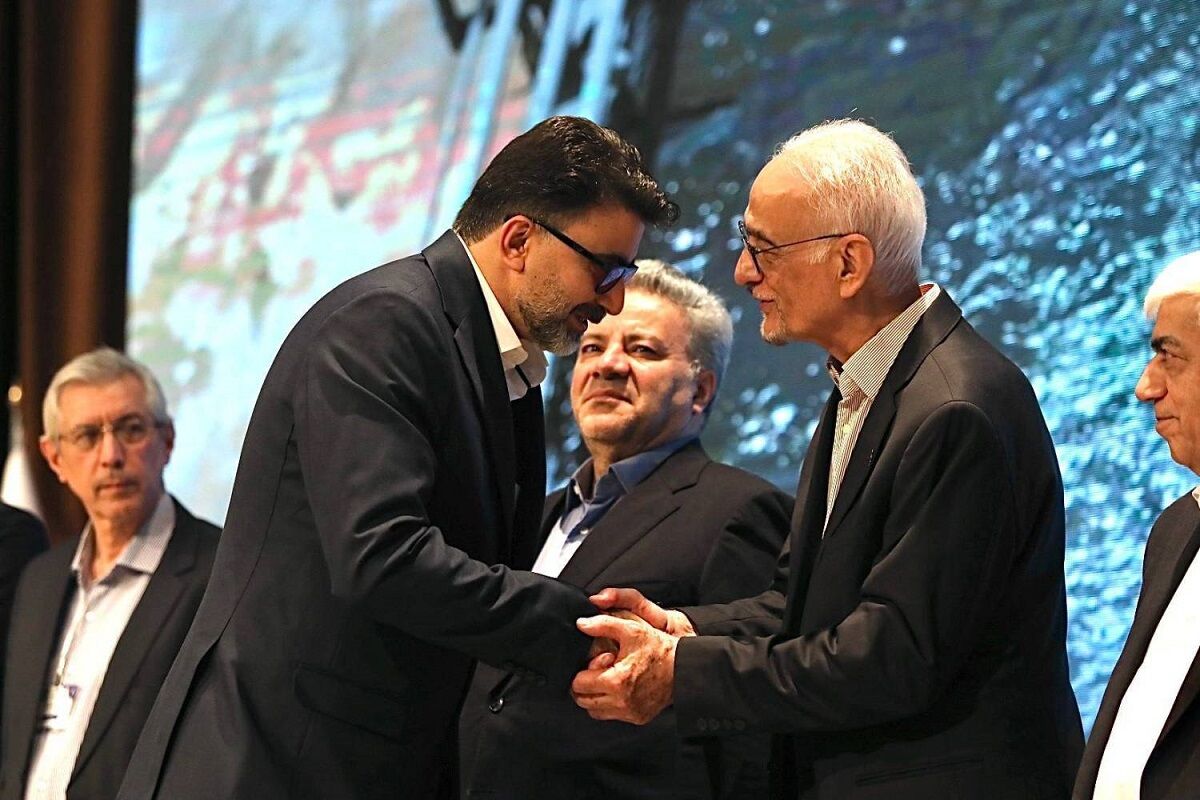 فدنسِ فولاد خوزستان؛ برترین طرح سمپوزیوم فولاد ۱۴۰۵