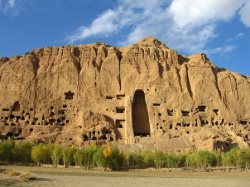 كشف ده ها اثر تاريخي و يك مجسمه بودا در افغانستان