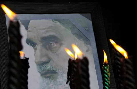 اشک، خاطره و بیعت دوباره؛ مردم لرستان یاد امام راحل را گرامی داشتند