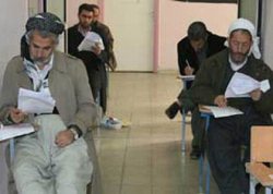 آزمون نوبت دوم طلاب علوم ديني مهاباد برگزار شد