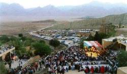 آيين مذهبي زرتشتيان در پير ناركي مهريز يزد آغاز شد