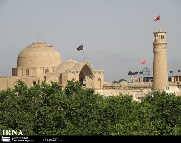 كار مرمت و بازسازي فضاي زيرين مسجد جامع كاشان آغاز شد