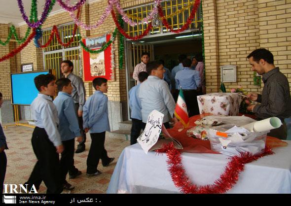 هر مدرسه در هیرمند یک پایگاه جشن عاطفه هاست