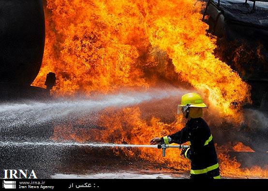 آتش سوزی گسترده در خیابان خیام تهران