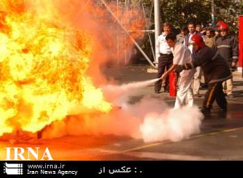 یک انبار مواد پلاستیکی در شرق اصفهان آتش گرفت