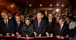 ابرازنگراني نخست وزيرتركيه از اقدامات اسلام ستيزانه در اروپا