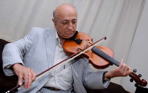 مردی که خالق آهنگهای ماندگار بود/ جاودانگی «غوغای ستارگان»