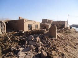 سيل در استان بادغيس افغانستان يكصد خانه را تخريب كرد