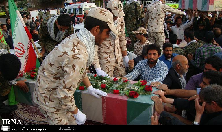 مردم رشتخوار با دو شهيد گمنام دوران دفاع مقدس وداع كردند