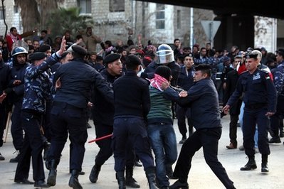 پليس اردن 13 تن را در ارتباط با درگيريهاي اخير شهر معان بازداشت كرد