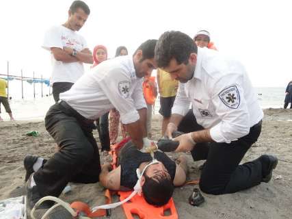 امدادگران اورژانس در طرح امداد ساحلي درياي خزر استقرار يافتند