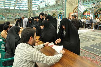 امام جمعه نجف آباد:حماسه بصيرت ملت ايران در 24خرداد رقم خورد امام جمعه نجف آباد:حماسه بصيرت ملت ايران در 24خرداد رقم خورد