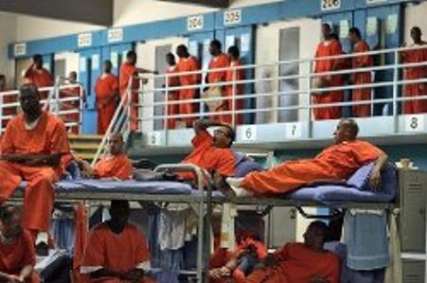اعتصاب غذاي هزاران زنداني در زندان كاليفرنيا