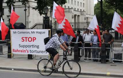 فعالان بحريني خواستار توقف حمايت دولت انگليس از رژيم آل خليفه شدند