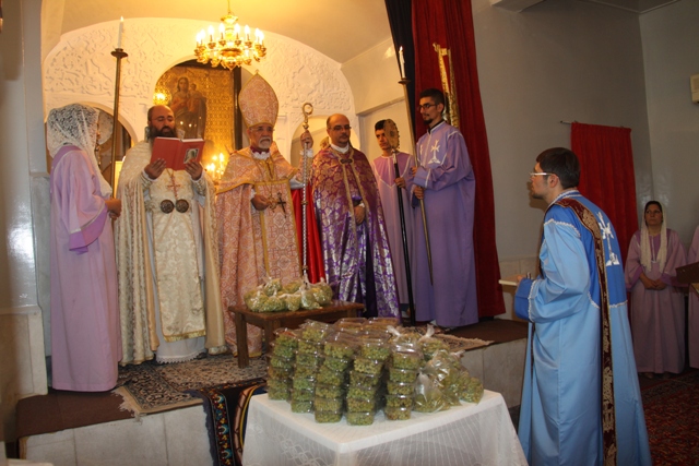 جشن تبرك انگور در كليساي مريم مقدس بندرانزلي برگزار شد جشن تبرك انگور در كليساي مريم مقدس بندرانزلي برگزار شد