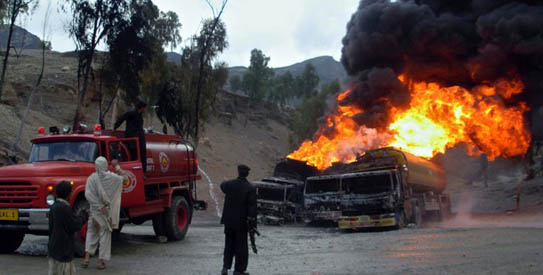 9 تانكر سوخت رسان نيروهاي ناتو در جنوب غربي پاكستان هدف قرار گرفت