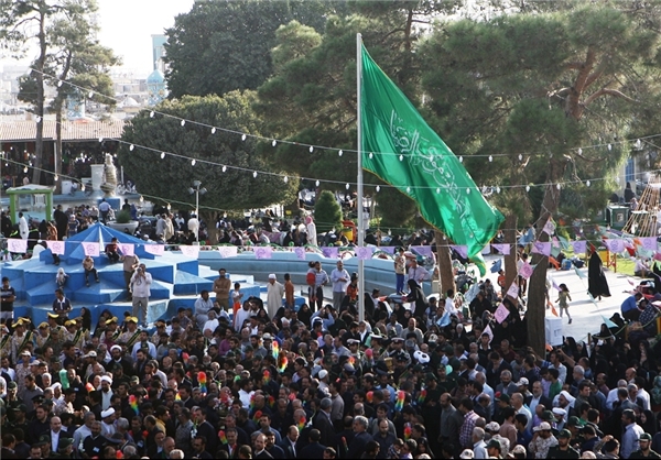 پرچم متبرك و منقش به نام امام رضا (ع) در زاهدان و زابل برافراشته شد