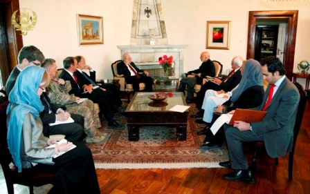 آمریكا ادامه كمك  به افغانستان را به امضای موافقت نامه امنیتی مشروط كرد