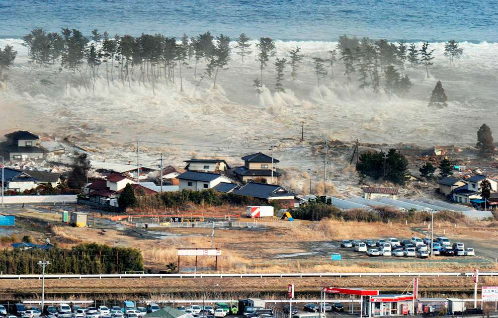وقوع زمين لرزه شديد و سونامي در ژاپن