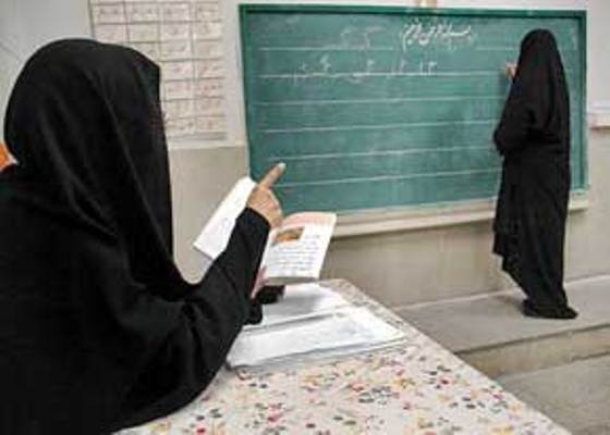 ایرانیان زیر 50 سال شناسنامه تحصیلی می گیرند