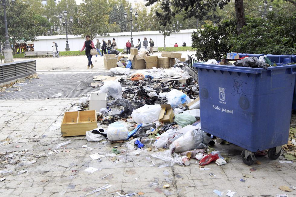 پايتخت اسپانيا به زباله داني تبديل شده است