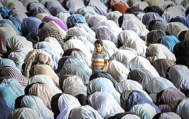 امام جمعه جيرفت: شعر برخي مداحان بوي شرك مي دهد امام جمعه جيرفت: شعر برخي مداحان بوي شرك مي دهد