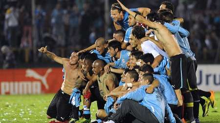 تیم ملی فوتبال اروگوئه به عنوان آخرین تیم راهی جام جهانی شد