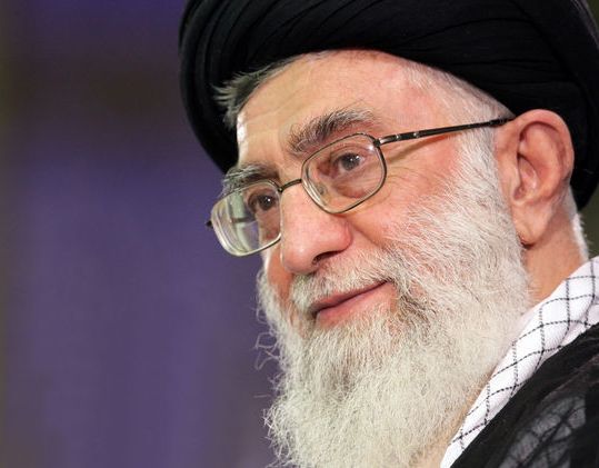رهبر انقلاب: فضل الهی و پشتیبانی ملت ایران عامل موفقیت هسته ای بوده است