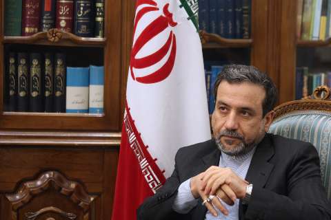 عراقچی: حدود 15 میلیارد دلار از درآمدهای نفتی با اجرای توافقنامه ژنو قابل دسترسی می شود عراقچی: حدود 15 میلیارد دلار از درآمدهای نفتی با اجرای توافقنامه ژنو قابل دسترسی می شود
