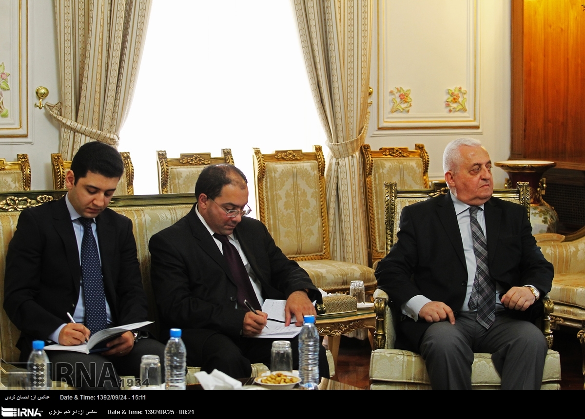 Foreign minister Mohammad Javad Zarif (R) meets with visiting Armenian ...