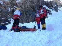 نجات جان پیرمرد بروجنی در جدال 9 ساعته امدادگران با برف و سرما