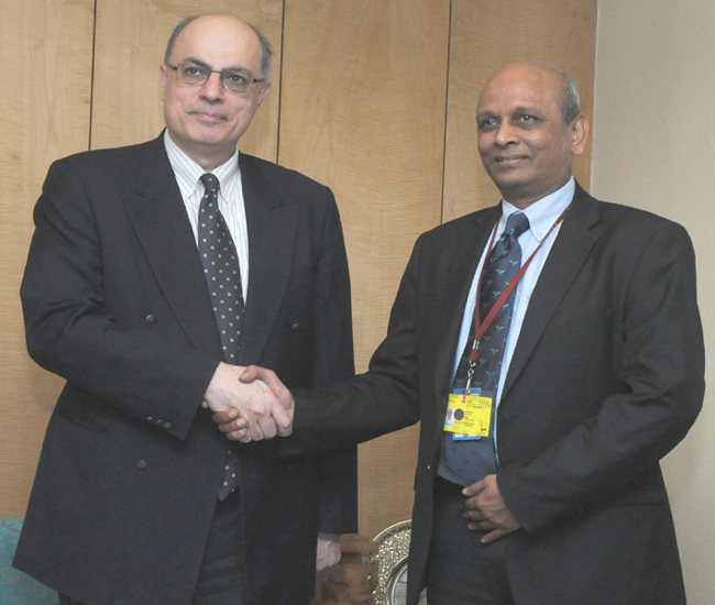 India, Pakistan discuss ways to normalise, enhance trade ties India, Pakistan discuss ways to normalise, enhance trade ties