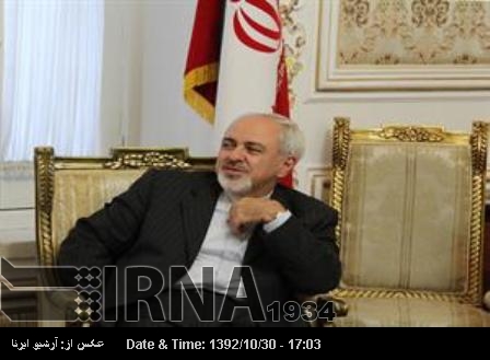 Zarif: Iranian gov't bent on facilitating visa issuance to neighboring states citizens Zarif: Iranian gov't bent on facilitating visa issuance to neighboring states citizens