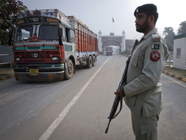 Pakistan hopes to resolve dispute over cross-border business with India Pakistan hopes to resolve dispute over cross-border business with India