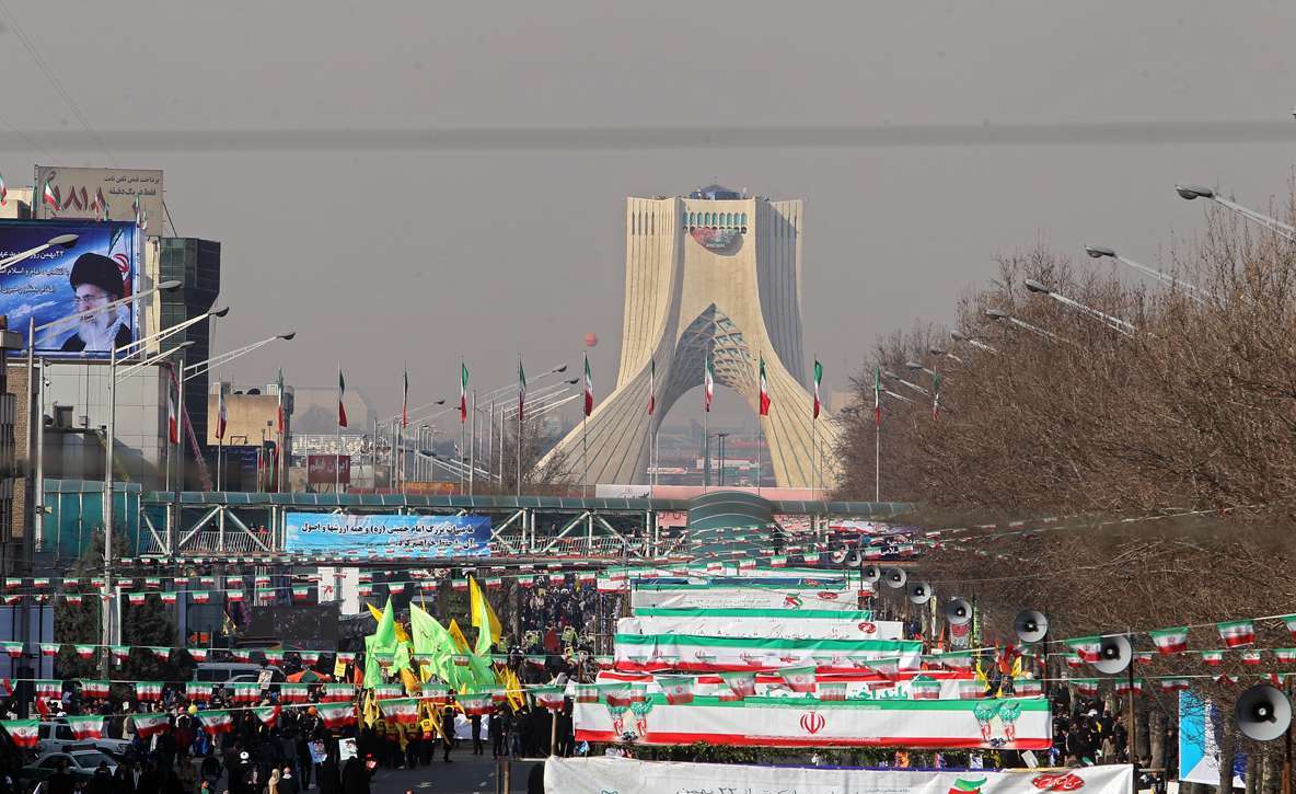 با جشن انقلاب؛ از نمايشگاه عكس تا  حضور خبرنگاران خارجي