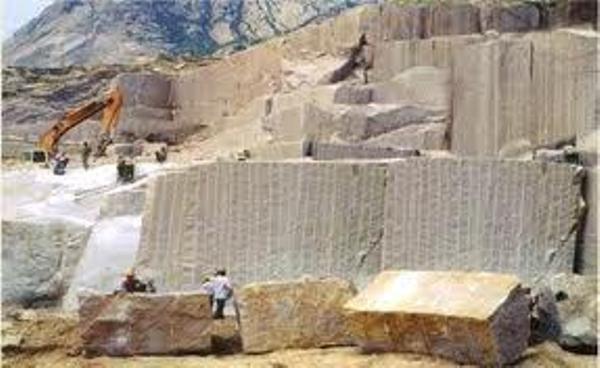 خام فروشي سر سنگ ايران را شكست/65 درصد سنگ ايران به صورت خام صادر مي شود خام فروشي سر سنگ ايران را شكست/65 درصد سنگ ايران به صورت خام صادر مي شود