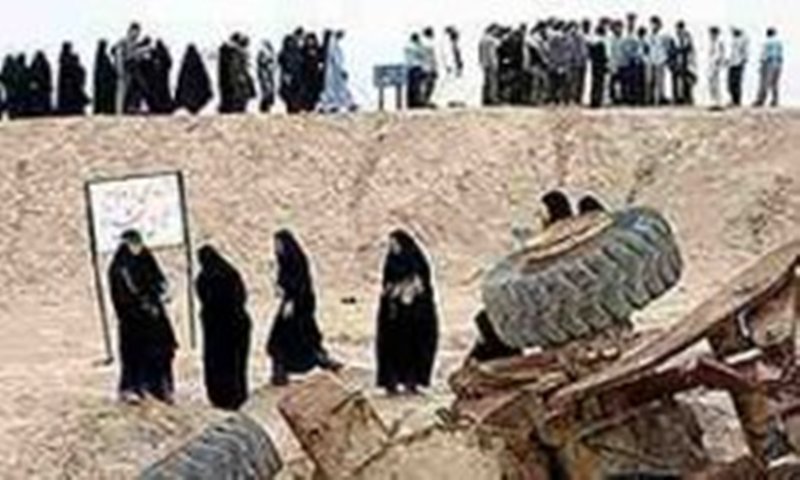 بازديد يك هزار و 800 نفر از مناطق عملياتي هشت سال دفاع مقدس در محدوده آب هاي بندرعباس بازديد يك هزار و 800 نفر از مناطق عملياتي هشت سال دفاع مقدس در محدوده آب هاي بندرعباس