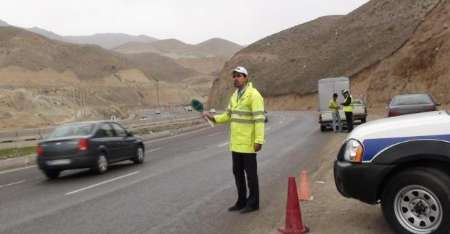 سواري زانتيا با 220 كيلومتر سرعت در جاده اصفهان - شيراز توقيف شد