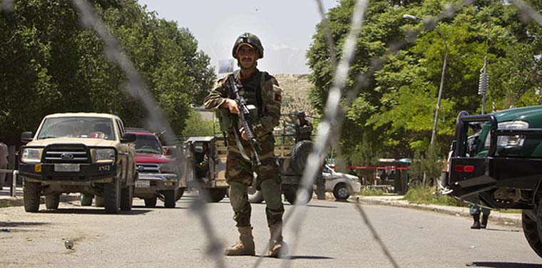 كشف 12 بشكه مواد انفجاری در افغانستان در آستانه انتخابات