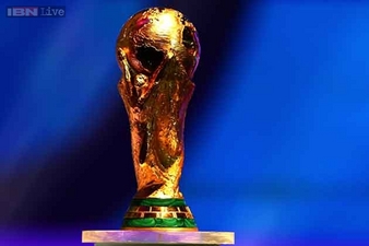وندال ها كاپ 6 متری جام جهانی را در برزیل سوزاندند